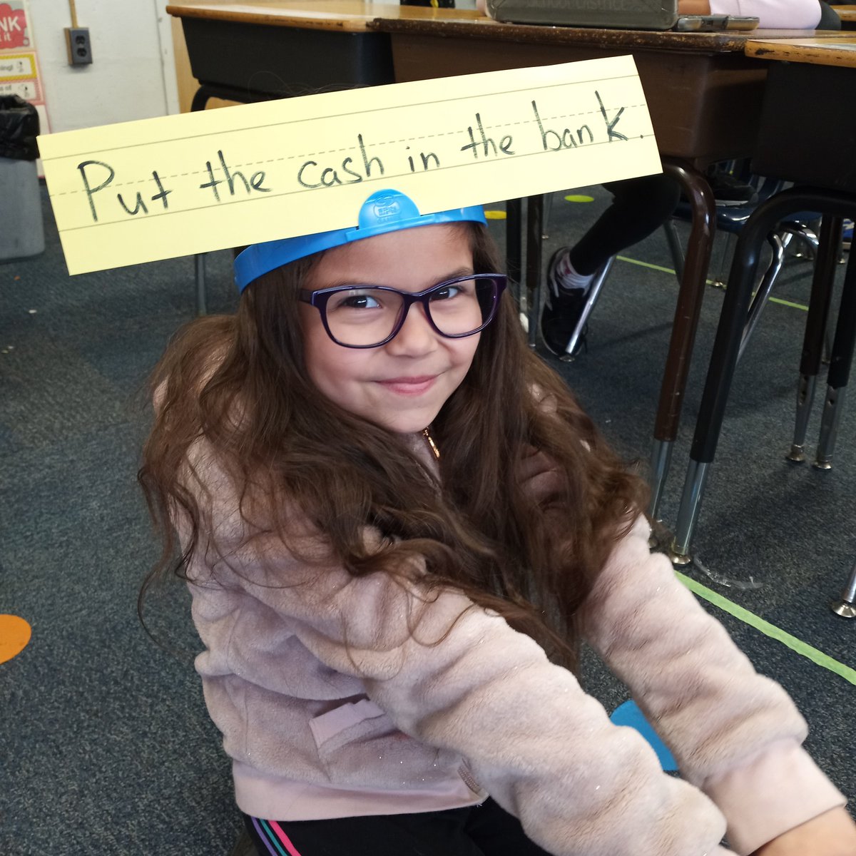 nortonteachpa's tweet photo. Used a couple of ideas I saw from you this week @KinderKish. They wrote/read fundations sentences playing headbands. Also practiced open/closed syllables, l blends, silent e, r controlled vowels and vowel teams using the road trip game. https://t.co/N8wZUCvyXF