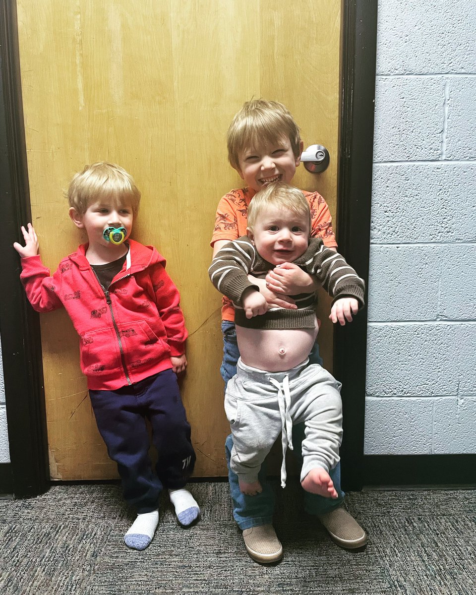 bigmollz's tweet photo. Helping mom at work this weekend! #myntvnews https://t.co/6XDJfCIamg