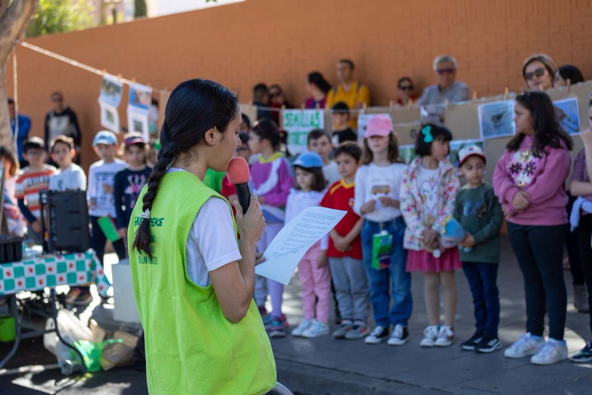 Greenpeace_And's tweet photo. ¡ #LosDomingosDelBarrioAmable han acogido está mañana a 1.000 personas bajo el lema #LaCalleEsTuya! Dejando claro al @aytoalm @Mmargarcialorca que queremos entornos escolares saludables, sostenibles y seguros, y calles abiertas y adaptadas a la infancia. Muchas gracias a todas. https://t.co/UIuQypeexK