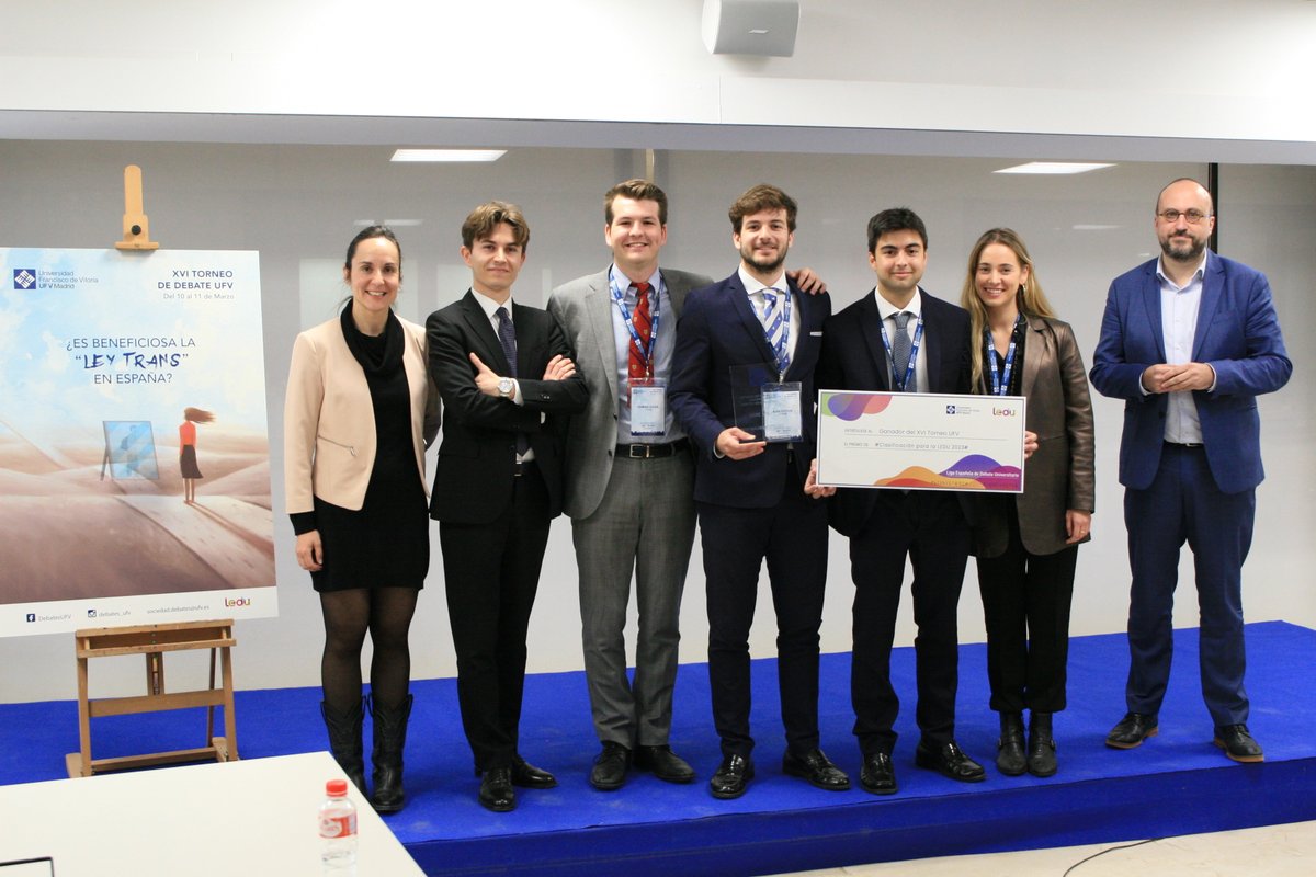 LEDU_debate's tweet photo. 👏 ¡Enhorabuena, @ESADE! Su equipo acaba de alzarse campeón del XVI Torneo de Debate de la Universidad @ufvmadrid, en una más que reñida final con sus compañeros de @uc3m / @debateuc3m, y así consigue la segunda plaza para #leducordoba23. https://t.co/4Nyxlwq83F