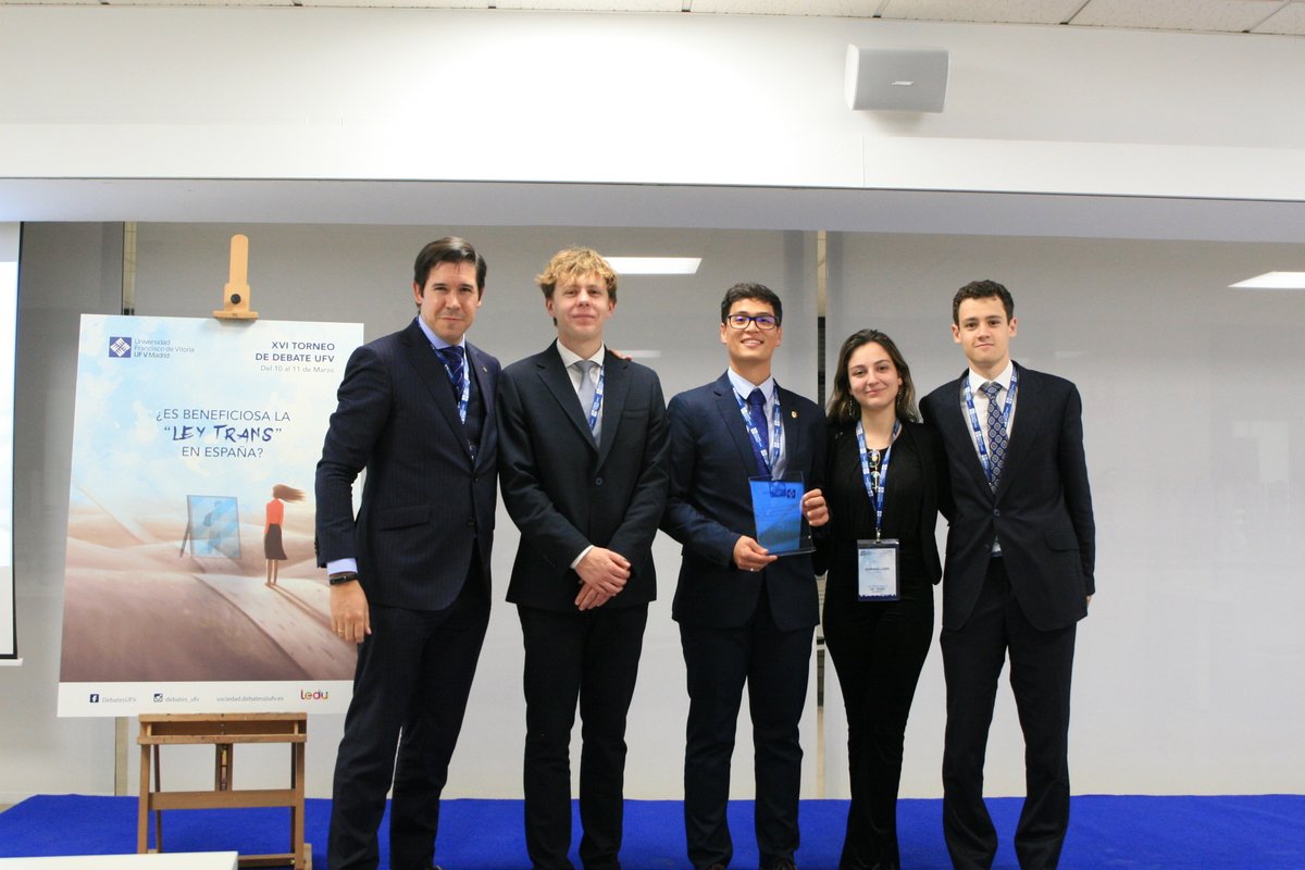 LEDU_debate's tweet photo. 👏 ¡Enhorabuena, @ESADE! Su equipo acaba de alzarse campeón del XVI Torneo de Debate de la Universidad @ufvmadrid, en una más que reñida final con sus compañeros de @uc3m / @debateuc3m, y así consigue la segunda plaza para #leducordoba23. https://t.co/4Nyxlwq83F