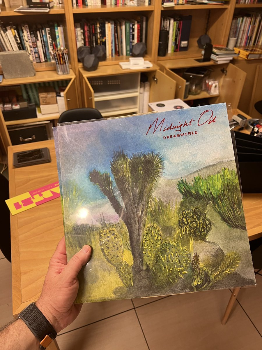 Pere_Moles's tweet photo. Remenant calaixos m’apareix la maqueta del vinil que faig fer pels Midnight Oil fa almenys 30 anys 😅🧡 https://t.co/KCbzwt2Zqx
