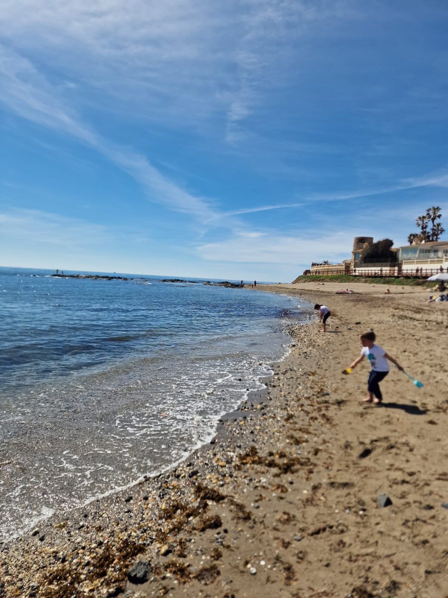 IMAragon31's tweet photo. Domingo de marzo con temperaturas de mayo...semanas duras de evaluaciones a la vista... toca cargar pilas en mi lugar favorito...
#oloramar #deconexión https://t.co/AqOMLXvTTK