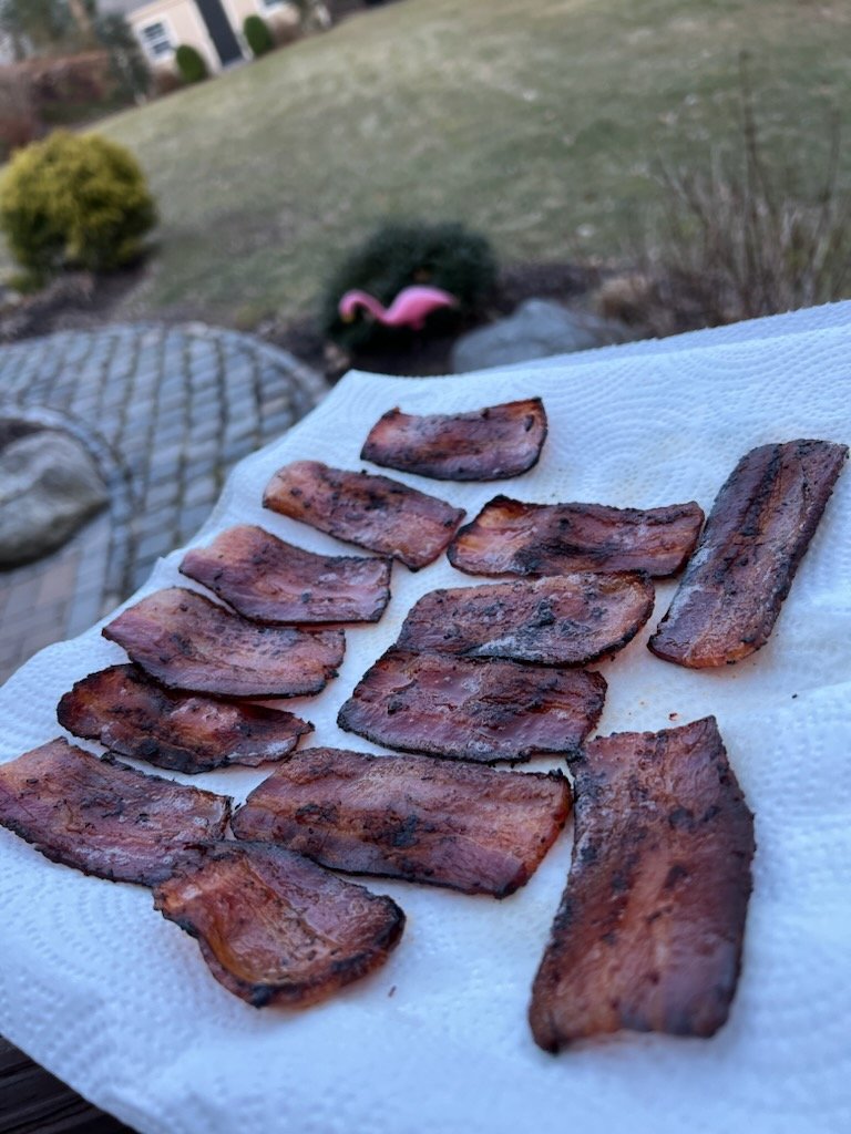What's a burger without a lil homemade ghost pepper bacon?  👻 🥓 #burger #ghostpepper #bacon