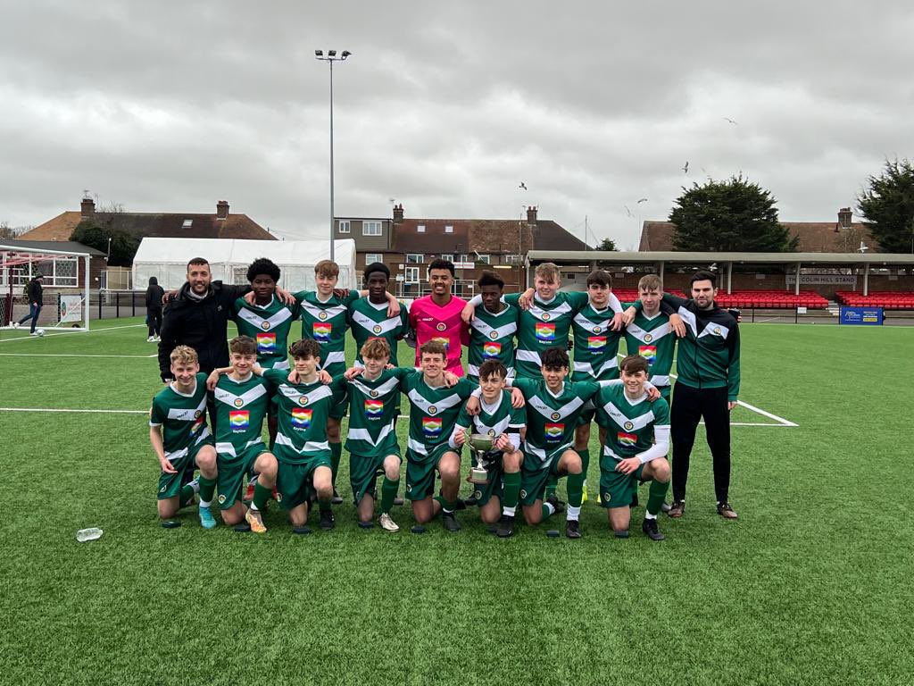 KyleGalea18's tweet photo. What a result from the boys! Last minute winner to get the win and the trophy back to @AshfordUnitedFC!
#Champions https://t.co/0saO3L1USD