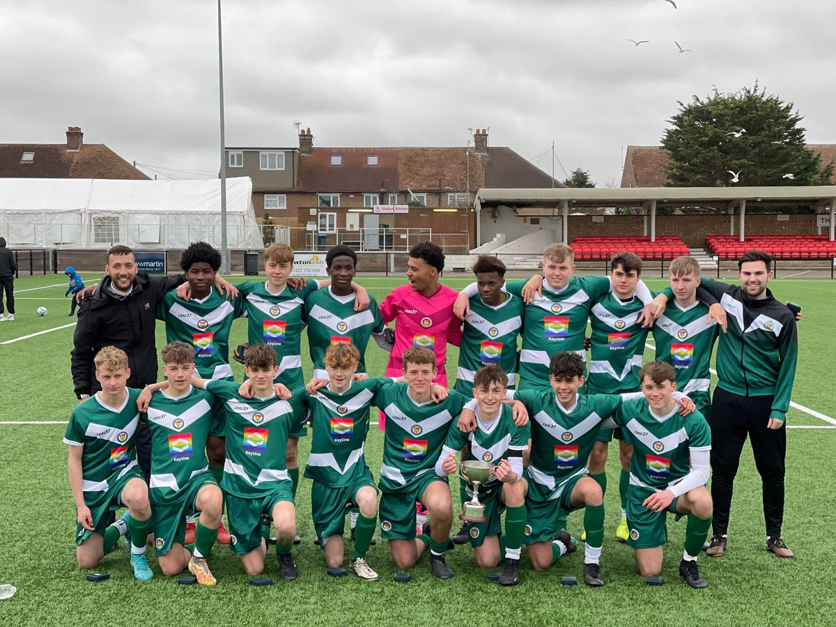 KyleGalea18's tweet photo. What a result from the boys! Last minute winner to get the win and the trophy back to @AshfordUnitedFC!
#Champions https://t.co/0saO3L1USD