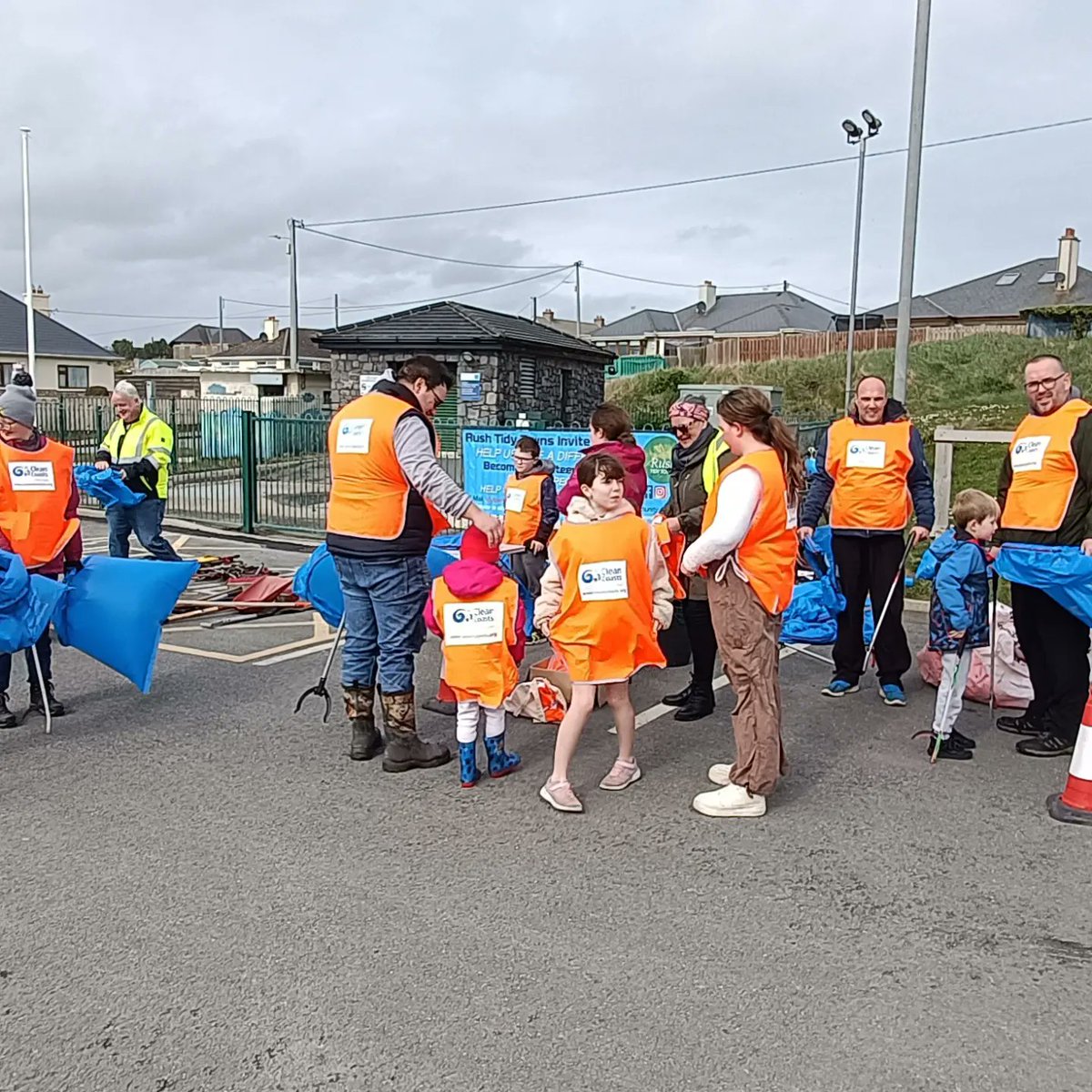 A huge thanks to all who turned up at the Rush Clean Coasts clean up of the South Beach sand, dunes and rocks today. And thanks to Joe from The Strand Bar for providing the much welcomed refreshments afterwards.