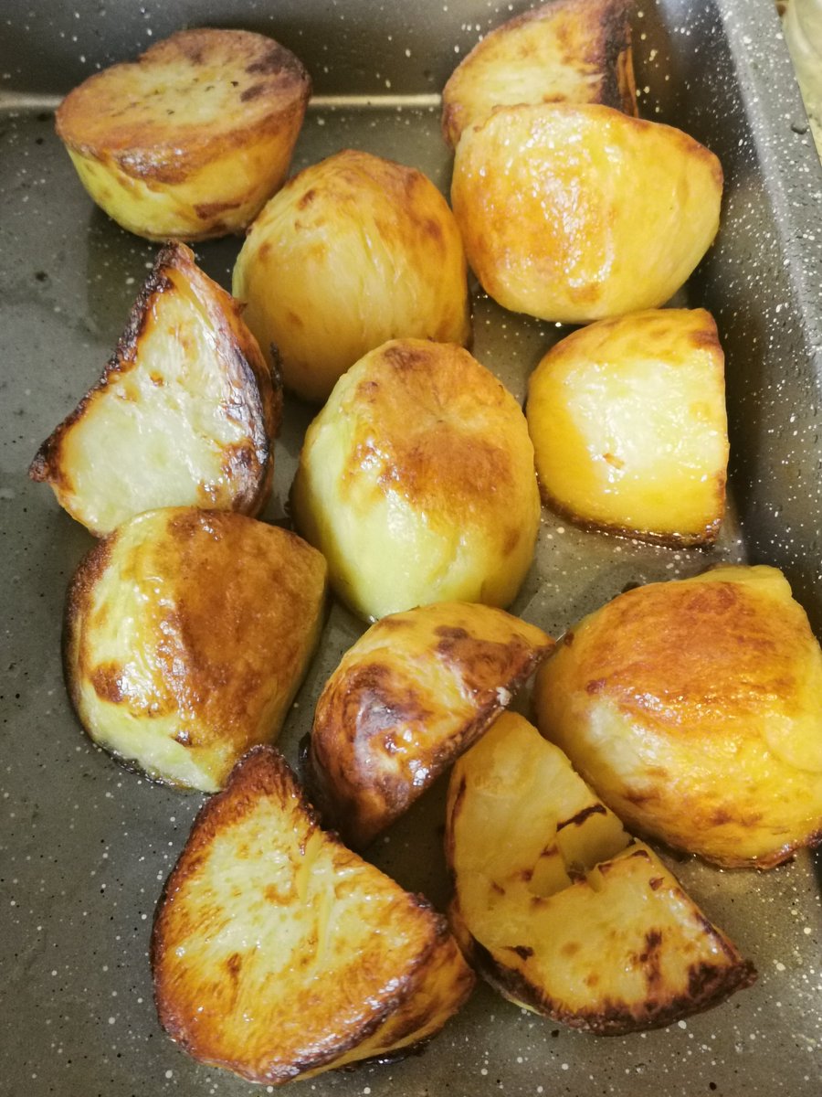 A Sunday roast.. Its been a while. 
The homemade yorkshires, and the roasties,tasted so good!!
#glutenfreeyorkshires
#SundayRoast
#roastdinner
#yorkshirepuddings
#roastpotatoes