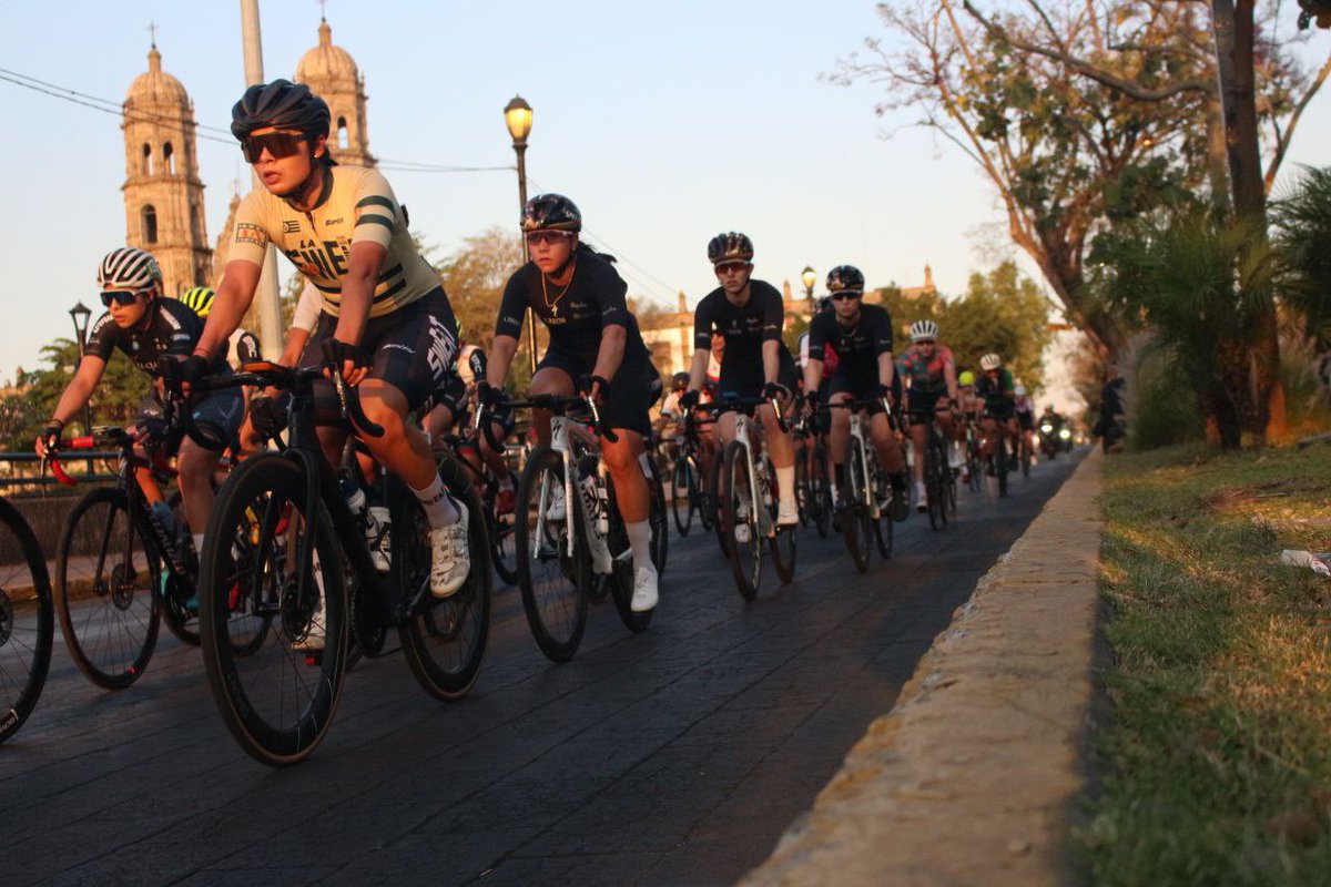¡Zapopan es ciclista! Ayer el <a href="/EstadioAKRON/">Estadio AKRON</a>, hoy las calles de nuestra hermosa ciudad. Todas y todos estamos siendo testigos de este magnífico evento. #CopaZapopa