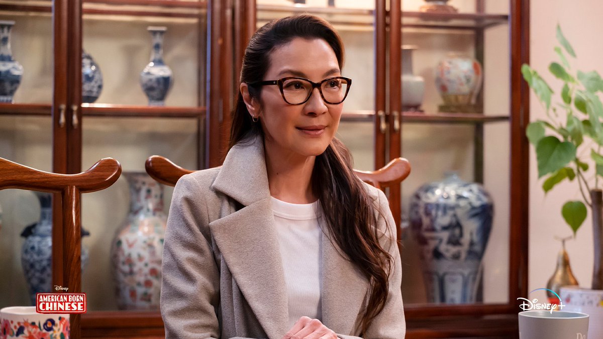 FilmUpdates's tweet photo. ‘EVERYTHING EVERYWHERE ALL AT ONCE’ stars and #Oscar nominees Michelle Yeoh, Ke Huy Quan and Stephanie Hsu reunite in Disney+ series ‘AMERICAN BORN CHINESE.’

Premiering on May 24, 2023. https://t.co/01x7Ks06yk