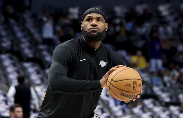 LakersNation's tweet photo. LeBron James is reportedly 'turning over every stone' to return as quickly as possible.
https://t.co/9Q5kRXsyQI https://t.co/W0IH8pkvj1