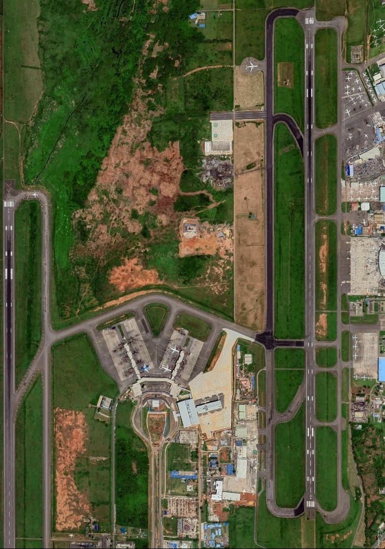 LOSairport's tweet photo. ⚠️Lagos Airport Runway 18R/36L will be closed from 11MAR23 till 31MAY23 for maintenance.

Flight operations will be handled solely by the eastern Runway 18L/36R during the period. Taxiway B parallel to Runway 18L/36R is fully operational since 09MAR23. https://t.co/zd4qjg8TFZ