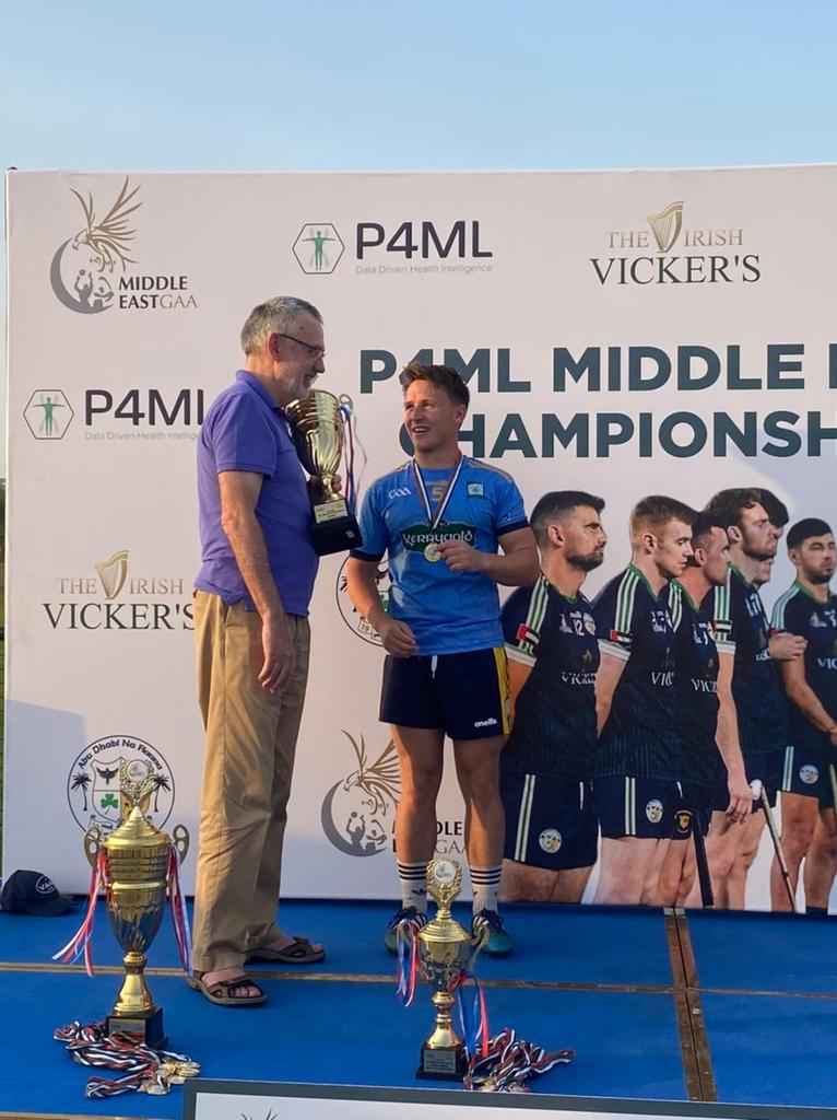 Bhí <a href="/Jumeirah_Gaels/">Jumeirah Gaels</a> buacach sa gcomórtas in Abu Dhabi inné. Bhron Uachtarán an CLG <a href="/mccartla/">Larry McCarthy</a> an Chorn ar fhear <a href="/NaomhAbanGAA/">Cumann Peile Naomh Abán</a>, Donnchadh Ó Ceocháin 🏆