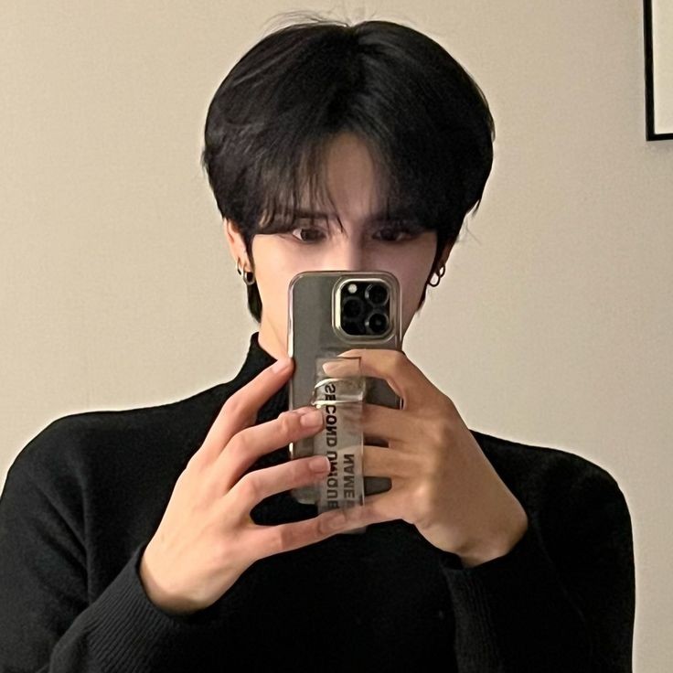 wlkngmxss's tweet photo. ☆ Buscando mutis ☆
Hace como un año me fui de twt pero acá andamos de nuevo #kpoptwt

- No tengo problema con ningún fandom, solo quiero interactuar🫶🏻
- Stan: enhypen, skz, txt, justb, cravity
- Escucho de todo en realidad y agarro confianza rápido jej

rt / ♡ para ser mutis https://t.co/mWKYiN48Vo