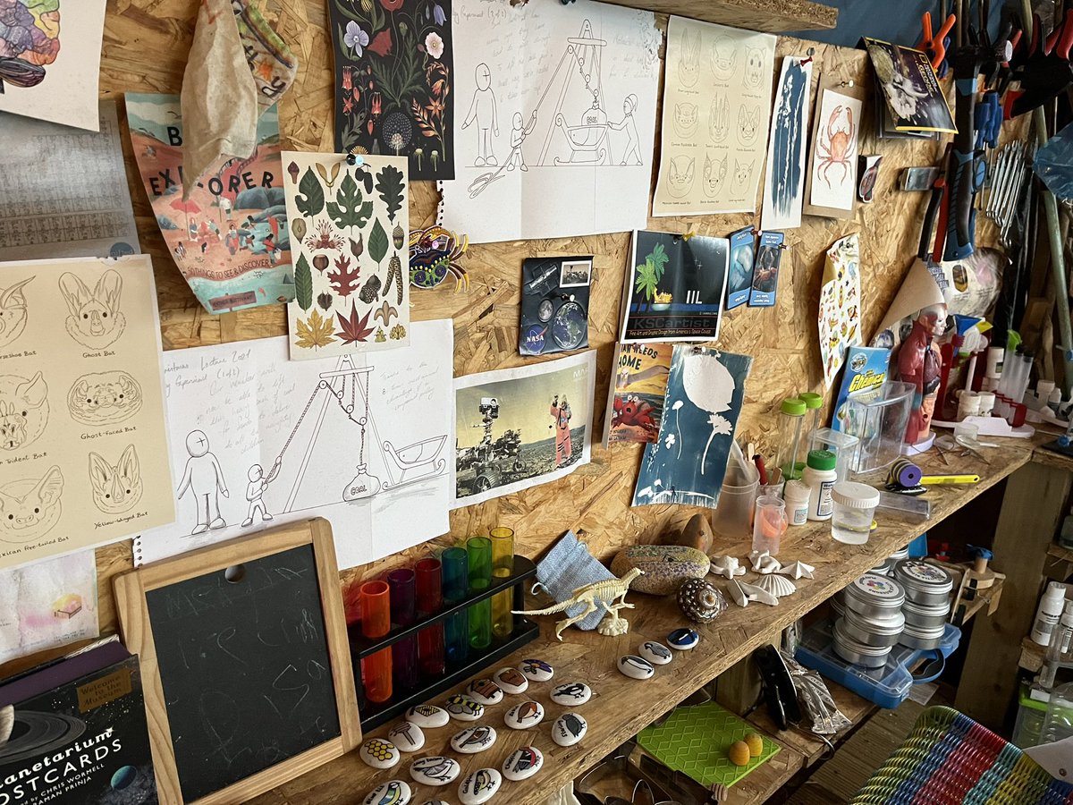 EdadventuresM's tweet image. Marthy’s #sciencelab is back in action &amp;amp; it’s been busy this afternoon, we’ve even had lots of #explosions from #letsdoscience #MarvellousMarthy. I’ve been dumping my @camp_curiosity stuff on it for months so she’s super😃 to have it back, naughty Mummy 😂💚 🧪 @ScienceWeekUK