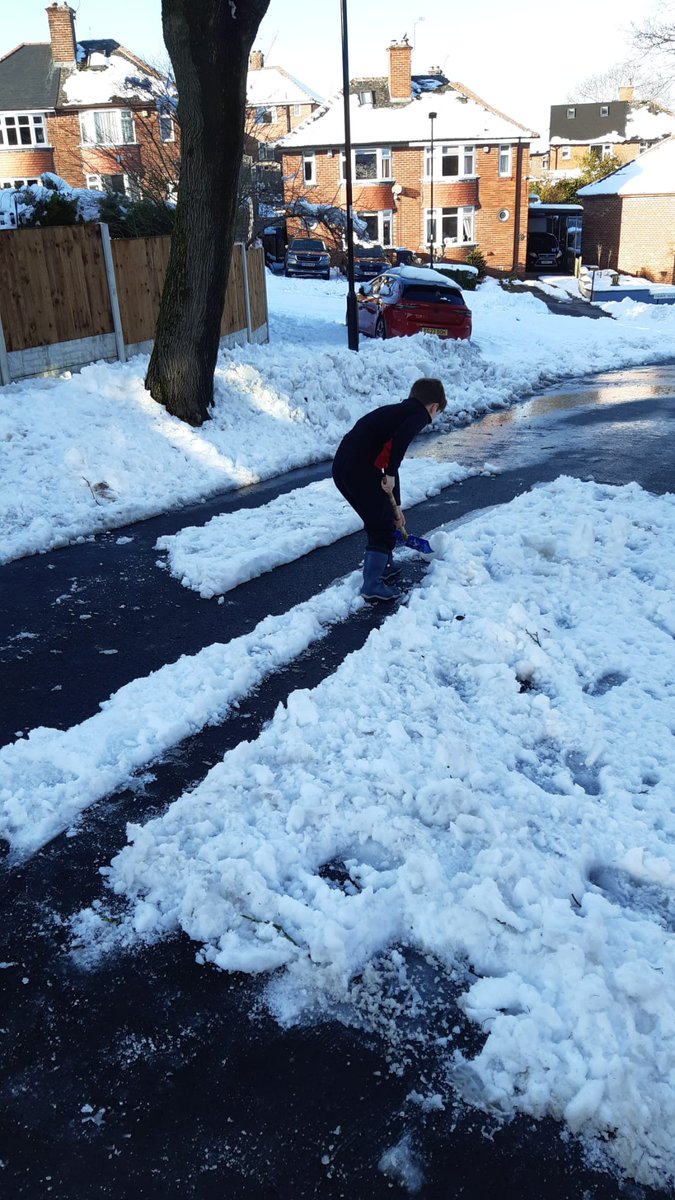 CLCheethamUK's tweet photo. On Friday Adam was so helpful and helped dig the road, neighbours drives and the pavements. The neighbour was so impressed she paid him when he'd finished! @MundellaEagles https://t.co/IEfw70lRW3