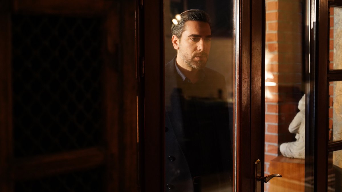 startv's tweet photo. #GeceninUcunda yeni bölüm fotoğrafları ve özeti! Yeni bölüm salı 20.00'de Star'da! https://t.co/QjJ4zIHONC