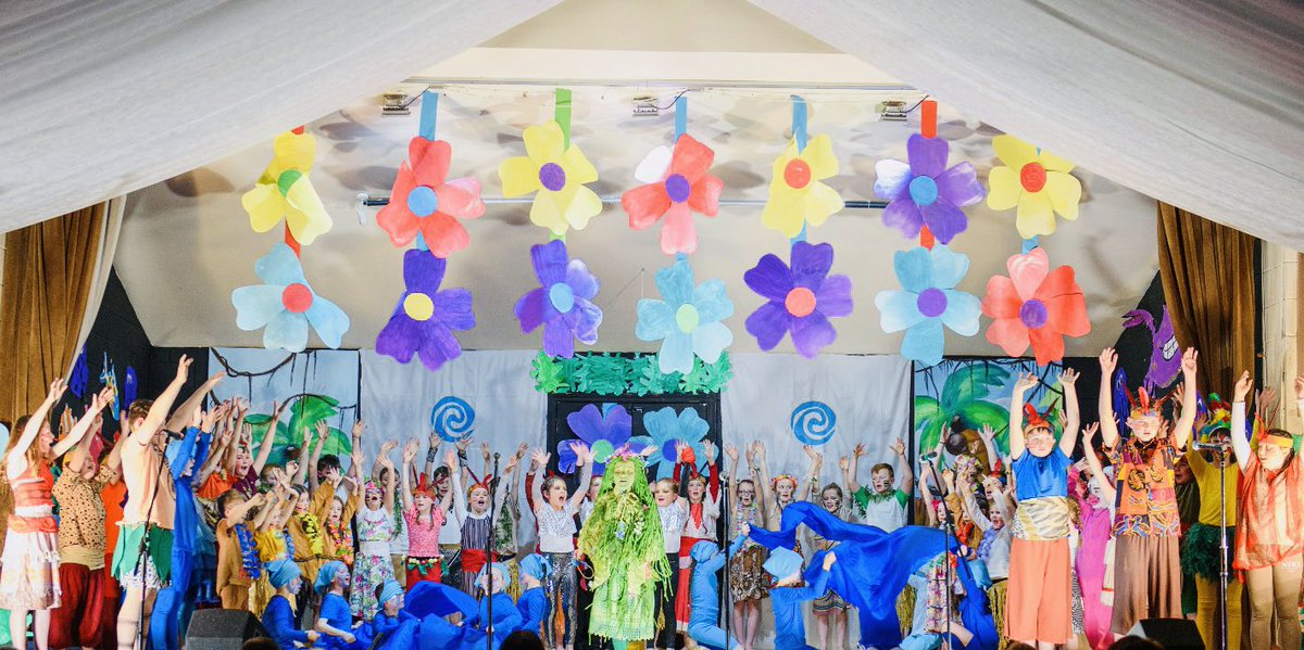 scoilbhrideNS's tweet photo. Looking forward to sharing our stories & memories together tomorrow. 💙🌊🏝🌟🎭🎤 #couldnotbeprouder #growinginconfidence #learning #helpingourmindstosmile https://t.co/zWnGQ333Xa