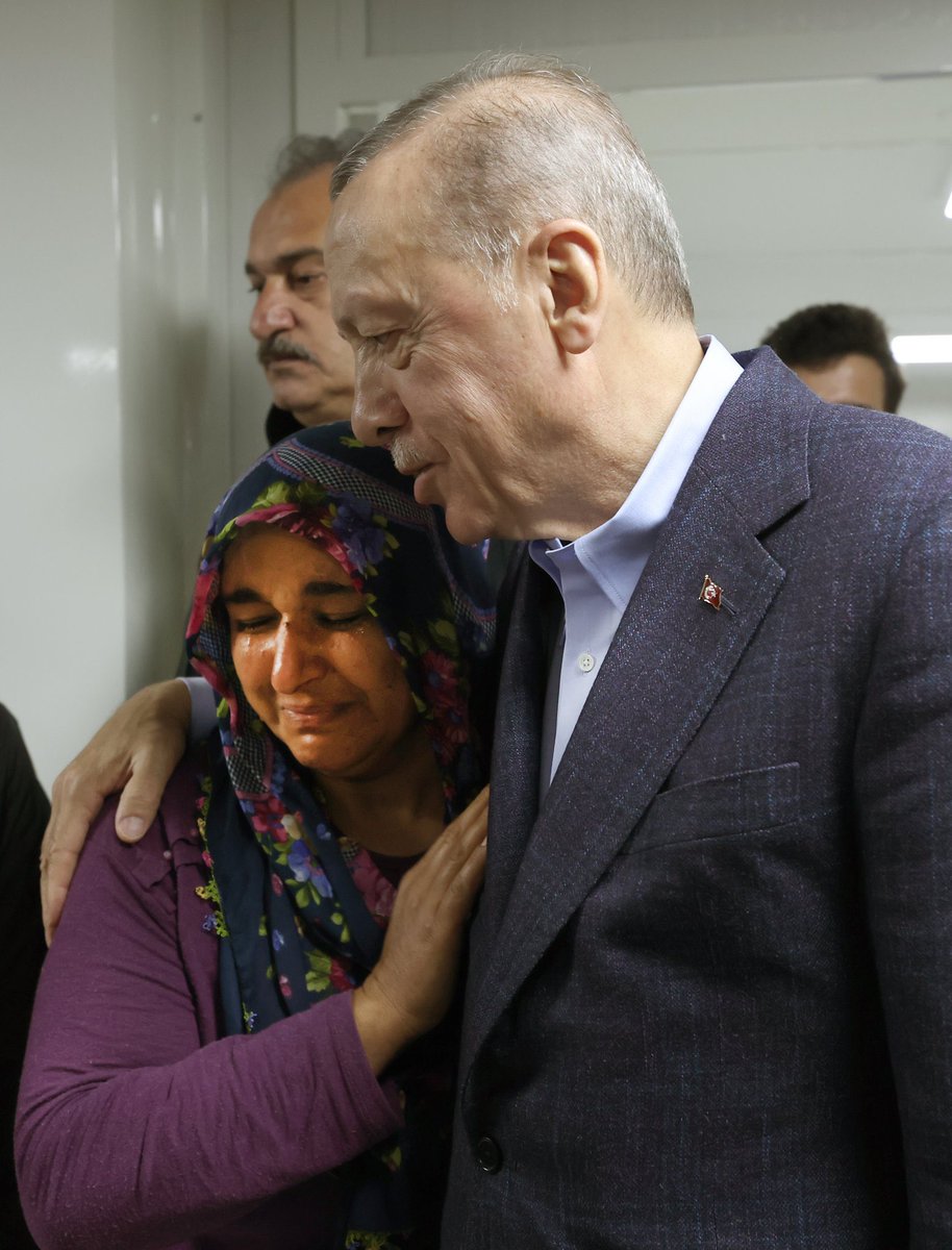 AhmetSCeylan's tweet photo. Bu dava, Liderimiz Sayın Recep Tayyip Erdoğan’ın adalet davasıdır, hak davasıdır, mazlumun sesi olma davasıdır. 

Bu dava, lider ülke davasıdır. Bu dava, dünyadaki tüm mazlumların umut davasıdır. 
 #SahipÇıkacağız https://t.co/sHhWvuf64U