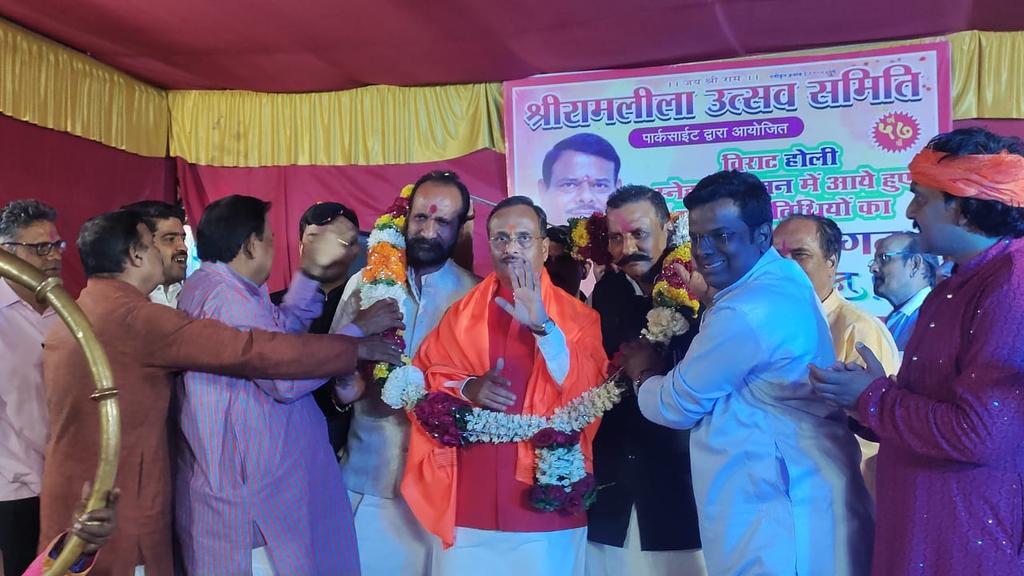 LG_ANI_DrDinesh's tweet photo. विक्रोली, मुंबई पश्चिम में उत्तर भारतीय हिंदी भाषा-भाषी  संस्थाओं/सामाजिक संस्थाओं द्वारा आयोजित सम्मेलन में मुख्य अतिथि के रुप में सहभागिता की।

@narendramodi @JPNadda @AmitShah @blsanthosh @myogiadityanath @idharampalsingh @BJP4India @BJP4UP https://t.co/iwPh4c3fup