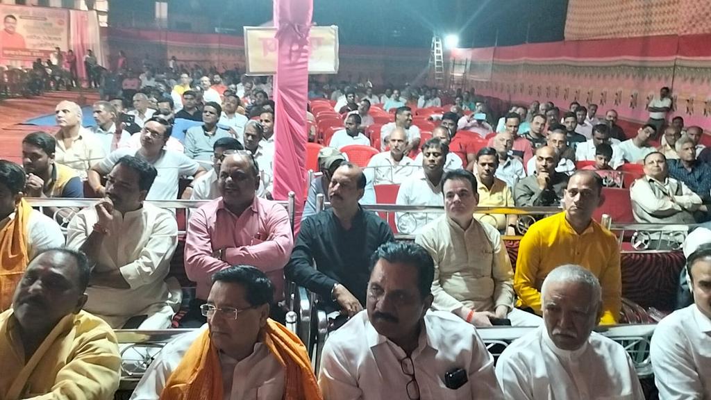 LG_ANI_DrDinesh's tweet photo. विक्रोली, मुंबई पश्चिम में उत्तर भारतीय हिंदी भाषा-भाषी  संस्थाओं/सामाजिक संस्थाओं द्वारा आयोजित सम्मेलन में मुख्य अतिथि के रुप में सहभागिता की।

@narendramodi @JPNadda @AmitShah @blsanthosh @myogiadityanath @idharampalsingh @BJP4India @BJP4UP https://t.co/iwPh4c3fup