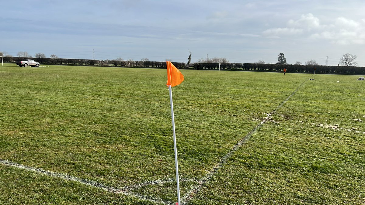 chriswilliam243's tweet photo. @Lewilewiscity @Teamgrassroots_ Our pitch looked pretty good for a 10:30 kick off https://t.co/VzpJPAa1tg