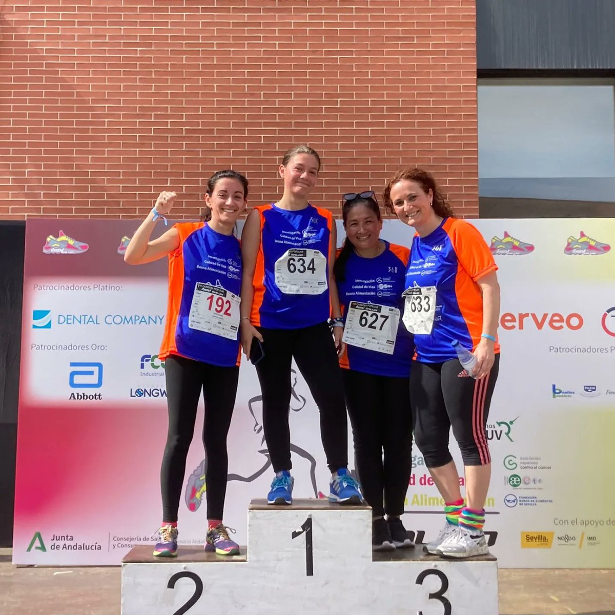 HospitalUVRocio's tweet photo. 🏃‍♀️🏃‍♀️🏆🏆Hoy muchos de nuestros profesionales se han dado cita en una nueva edición de la carrera solidaria En Marcha por la Salud cuya recaudación va destinada a @ContraCancerSEV @a_eetc y @B_Alim_Sev. ¡Gracias a todos por participar! 💚
#MarchaSalud23 #macrunroc https://t.co/0cALRT6cUi