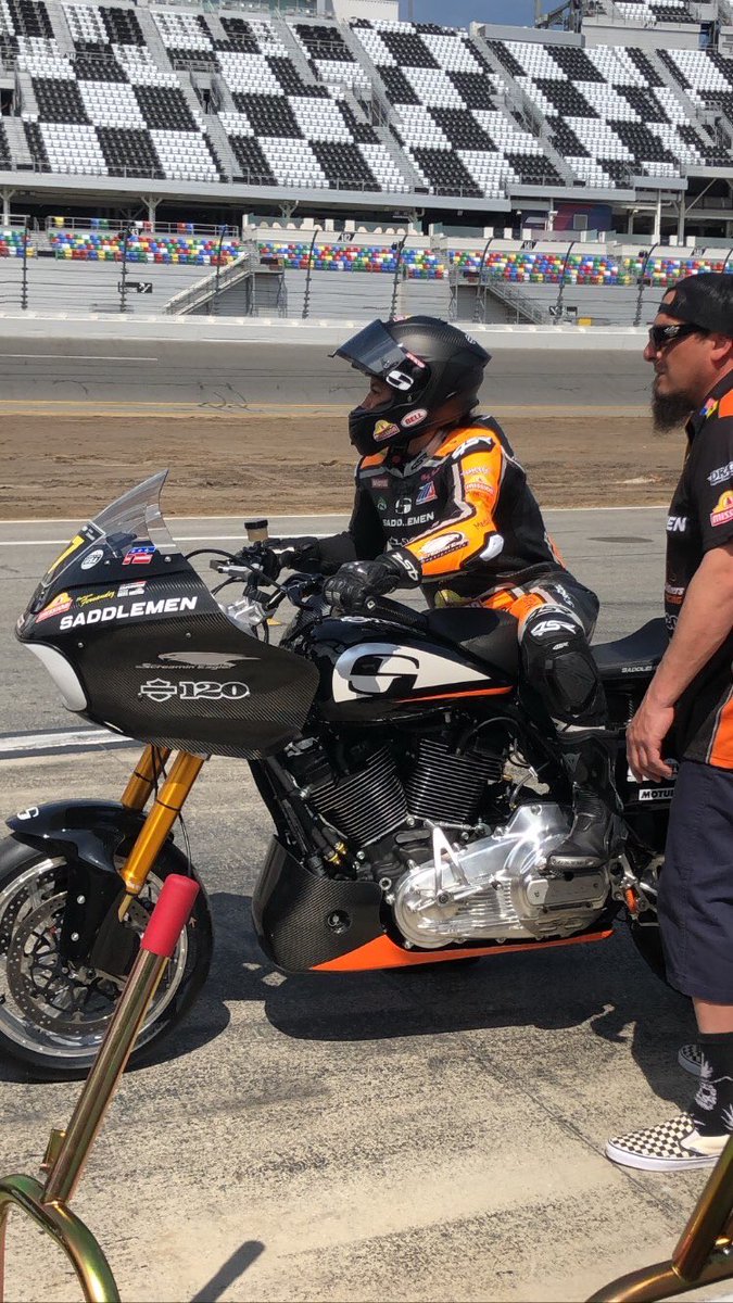 The absolute insanity of doing 1:50s and 180mph+ at Daytona on @MotoAmerica Baggers has to be seen to be believed. Also, the sound is magical. #Daytona200 #KingoftheBaggers #RoadGlide