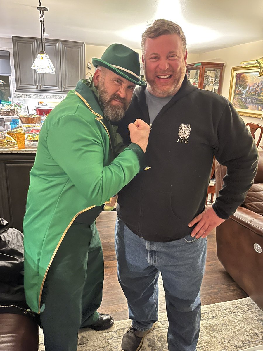 DeLucaForJudge's tweet photo. Wonderful St. Patrick’s celebration yesterday! Marched with the Teamsters, visited Teamsters Temple, spent time with the Pittsburgh Firefighters and finished up at the Sheriff’s party. #Sláinte #LaborCandidate https://t.co/WEwXVvbW87