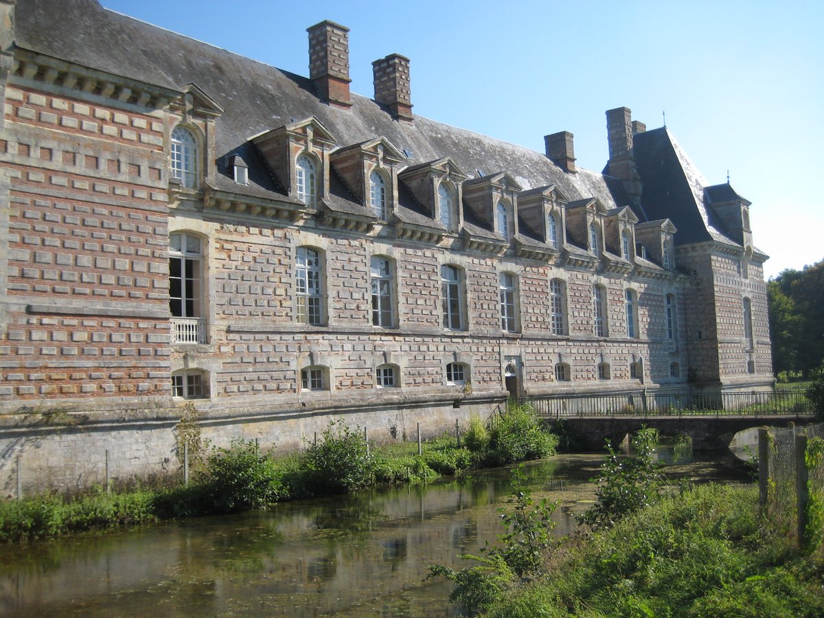 ThereseBaillard's tweet photo. Le #château le #Kinnor à #Fervaques dans le #Calvados en #Normandie a été construit par François Gabriel grand architecte à l'initiative de Guillaume de Hautemer, près du vieux manoir gothique de ses ancêtres. #HenriIV y séjourna, #Châteaubriand y écrivit certaines de ses œuvres. https://t.co/c4YnBBWY3Z