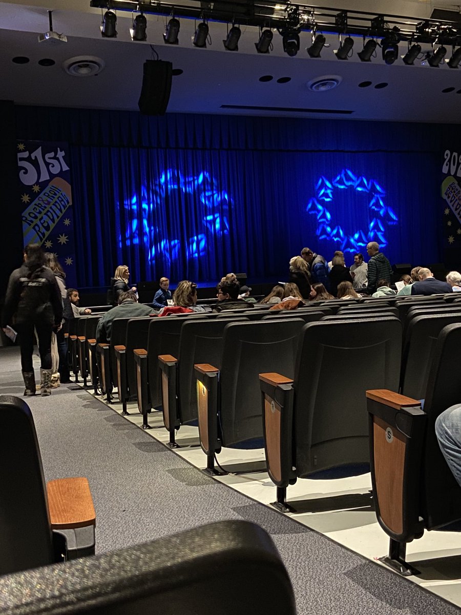 So excited to support our amazing <a href="/SherwoodHS/">Sherwood High School</a> students for RRR 51 today!🎤🕺🏽