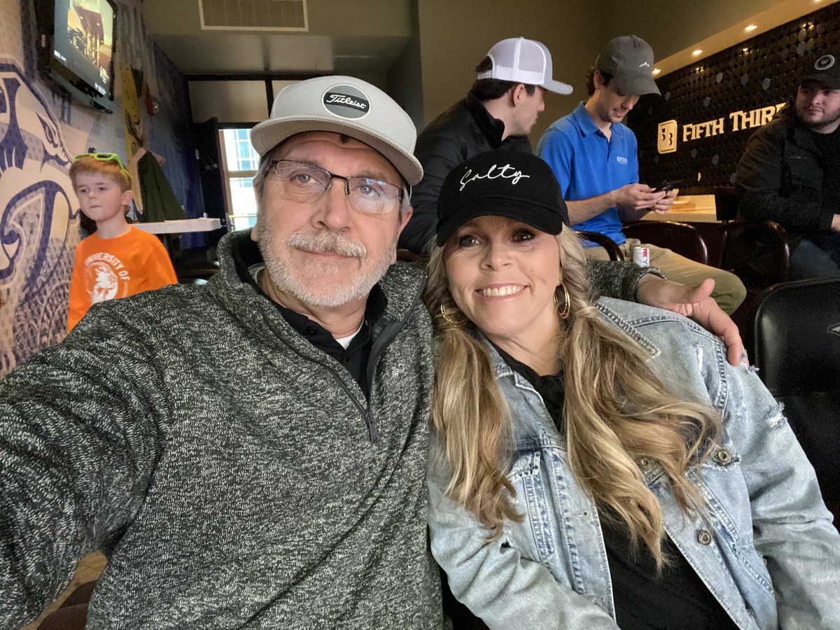 PapaBrewCrew's tweet photo. SEC Championship game #SECMBB https://t.co/G6wtGY2swd