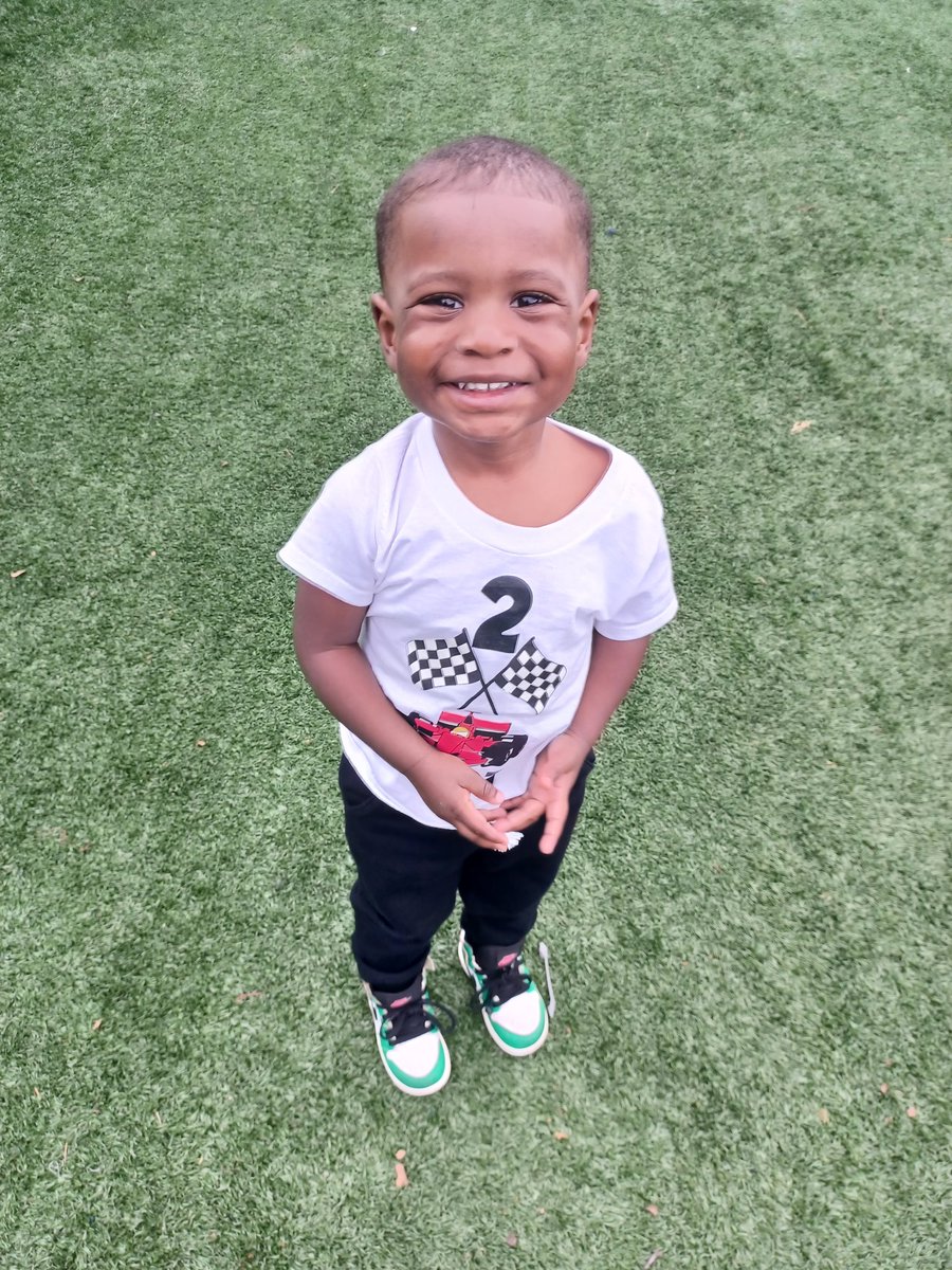 _iamGodSon87's tweet image. Our baby boy Trenton is growing up 2 Fast bruh!!! But he had a great time yesterday with his joint birthday party with my Niece Paris and Nephew London 🚗💨💨🙌🏾 #2Fast #checkouthisfootwork #2Clean #blessed @sackorie