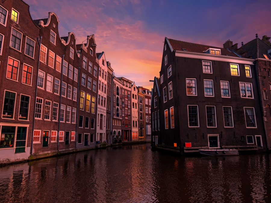 alanxelmundo's tweet photo. Emiten nuevas reglas para los viajeros que visiten Amsterdam https://t.co/fqwVUCyL8n https://t.co/REwbDWhoCK