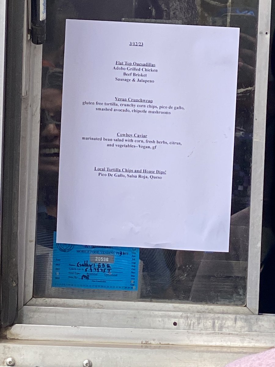 worldhussle's tweet photo. Menu @SlackHQ . Grab n go, about 20 people in line. #SXSW2023 #sxsw #sxlines #sxnoms https://t.co/qv8deOqZVw