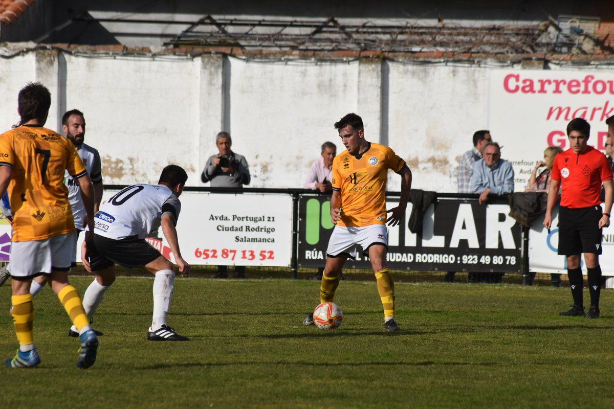 USCFbase's tweet photo. 🏁 Final:

Derrota del filial en el Francisco Mateos que ve finalizada su buena dinámica. 

3️⃣/ @CRCF_oficial
���
1️⃣/ @UnionistasCF B

#CiudadRodrigoUnionistasB
#ConstruyendoUSCF 🏗️ https://t.co/muet1Drg01
