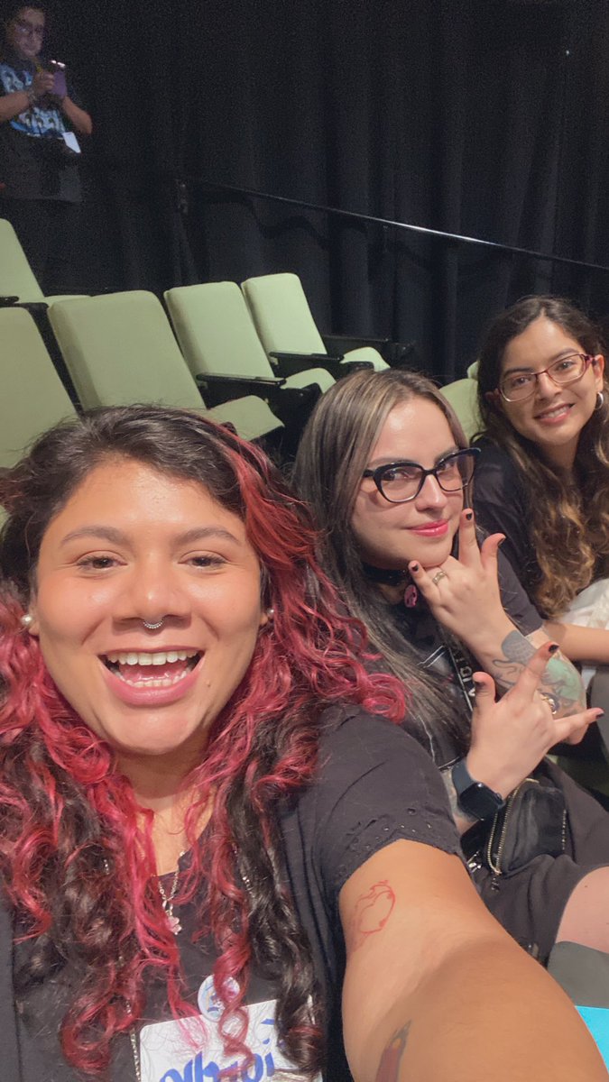 amapola420's tweet photo. Hermosos encuentros de mujeres en nuestra diversidad, en las TICs 
@Arce_Requena @_maggiesam 
#CumbreDeComunidades 
@Technolatinas https://t.co/s5WDSk0GBn
