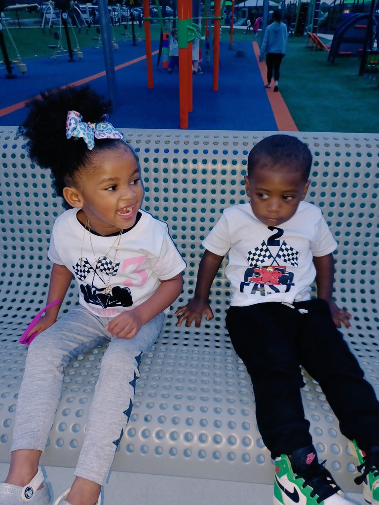 _iamGodSon87's tweet image. Our baby boy Trenton is growing up 2 Fast bruh!!! But he had a great time yesterday with his joint birthday party with my Niece Paris and Nephew London 🚗💨💨🙌🏾 #2Fast #checkouthisfootwork #2Clean #blessed @sackorie