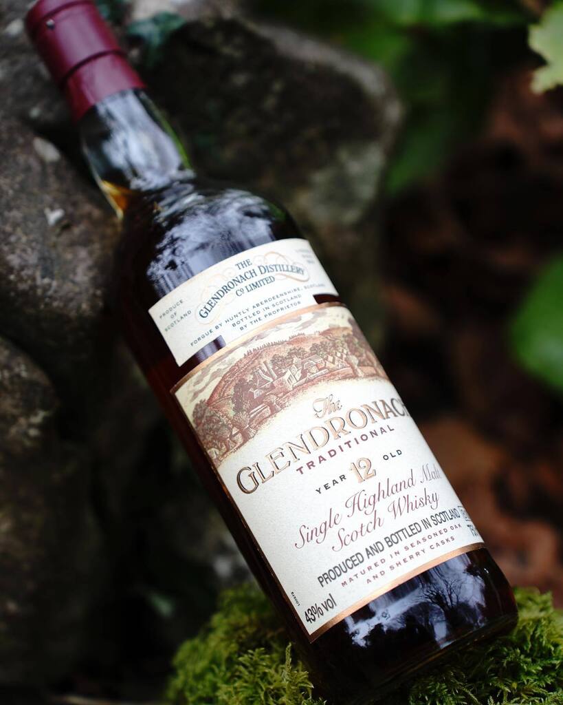 The @glendronach labelling has been really consistent for decades now - only really evolving since this style was introduced back in the 1980s - and I really love it!

From the old-school drawing of the distillery, to the wording, font and logo, all of t… instagr.am/p/Cpsku5GMp20/
