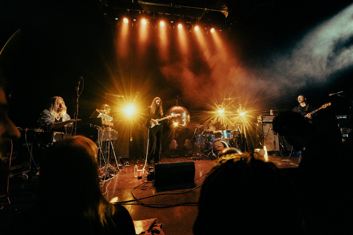 Never miss a Sunday show. Pulling into Kalamazoo tonight for a show at <a href="/BellsBrewery/">Bell's Brewery</a>. <a href="/jjjennyo/">JENNY O.</a> kicks off the evening once again.

See you there.

📷 - Nick Langlois