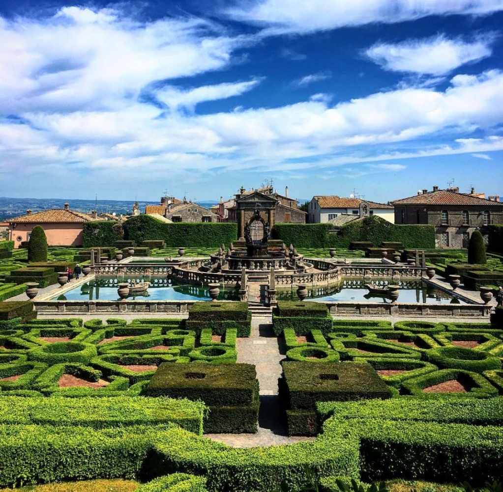 La #Tuscia cela un tesoro nascosto unico nel suo genere: #VillaLante a #Bagnaia, esempio incantevole di giardini all'italiana

📸 Ig ignazio.ledda
📸 Ig pieterestersohnphoto
📸 Ig fabber86

#FaiUnSaltoNelLazio #LazioEternaScoperta #lazioisme