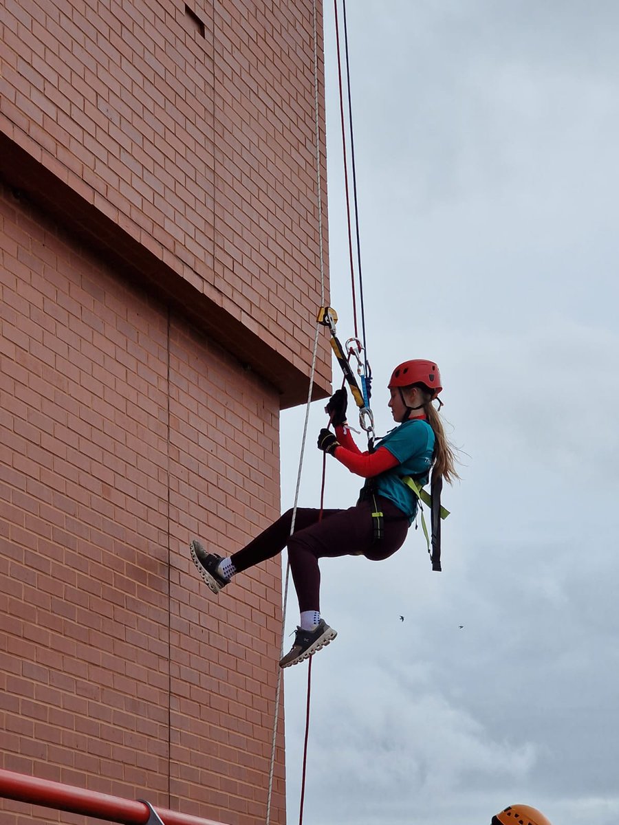 ria1417's tweet photo. LFC abseil completed, to raise money for Clatterbridge Cancer Charity, all absoloutley smashed it! 👏 @CCCNHS @LFC #LFC #clatterbridgecancercharity https://t.co/HXvZoOPeRs