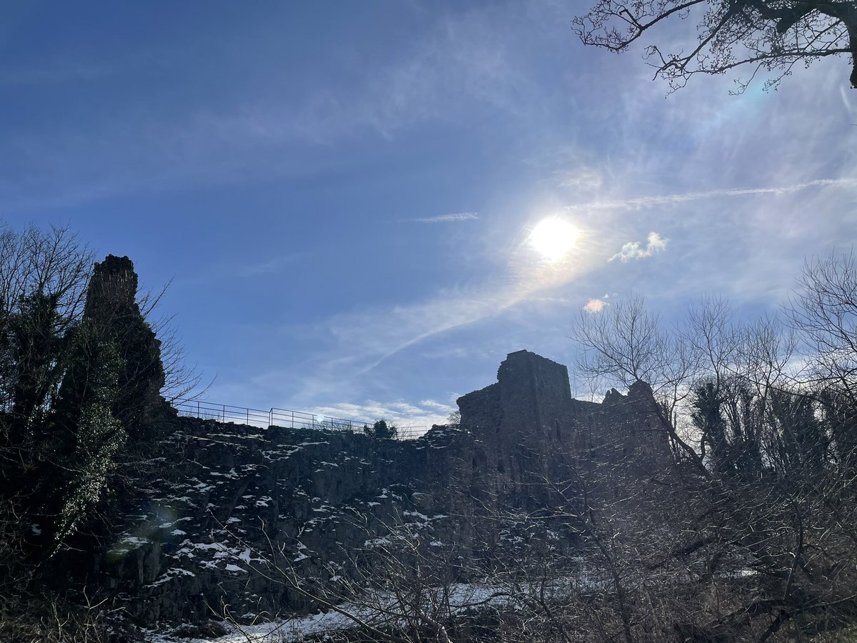 AlexLogie's tweet image. Out for a jog listening to @EmpirePodUK  and came across Hailes Castle. A connection to @DalrympleWill ?