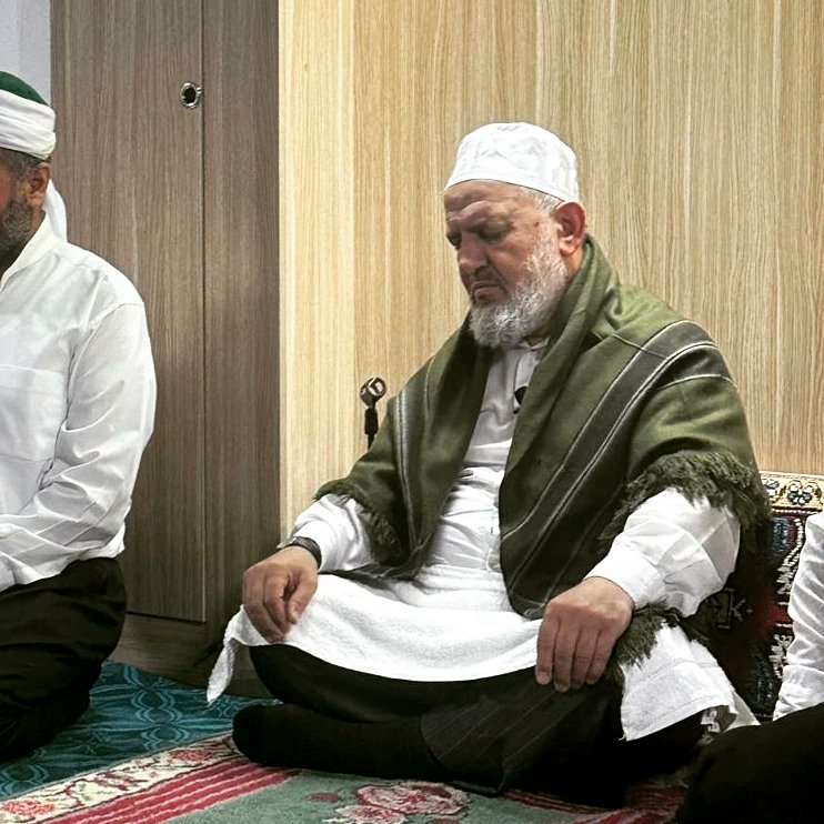 Eyyubivakfi1's tweet photo. 🕋🕋🕋
Esselâmû Aleyküm
Selahaddin Eyyûbi Hocaefendi
Sohbet ve Zikir Meclisi
.
.
.
.
.
.
#sohbet #zi̇ki̇r #faruki
#hocaefendi
#farukizikir #Allah
#mekke #medine #meclis #dergah
#ilahi #dzikir #sufi
#sofi #tasavvuf #qadri
#hadis #kuran
#sünnet #dua #islam #eyyubi https://t.co/RgN3gqIdvL