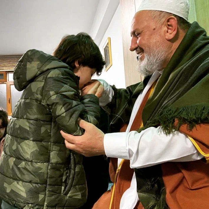Eyyubivakfi1's tweet photo. 🕋🕋🕋
Esselâmû Aleyküm
Selahaddin Eyyûbi Hocaefendi
Sohbet ve Zikir Meclisi
.
.
.
.
.
.
#sohbet #zi̇ki̇r #faruki
#hocaefendi
#farukizikir #Allah
#mekke #medine #meclis #dergah
#ilahi #dzikir #sufi
#sofi #tasavvuf #qadri
#hadis #kuran
#sünnet #dua #islam #eyyubi https://t.co/RgN3gqIdvL