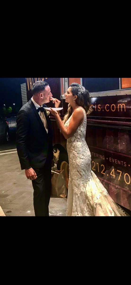 Valduccis's tweet photo. Best Afterparty Family run 
#valduccis #Catering #wedding #events #Oscars2023 #pizza #zeppole https://t.co/5yCial0bJp