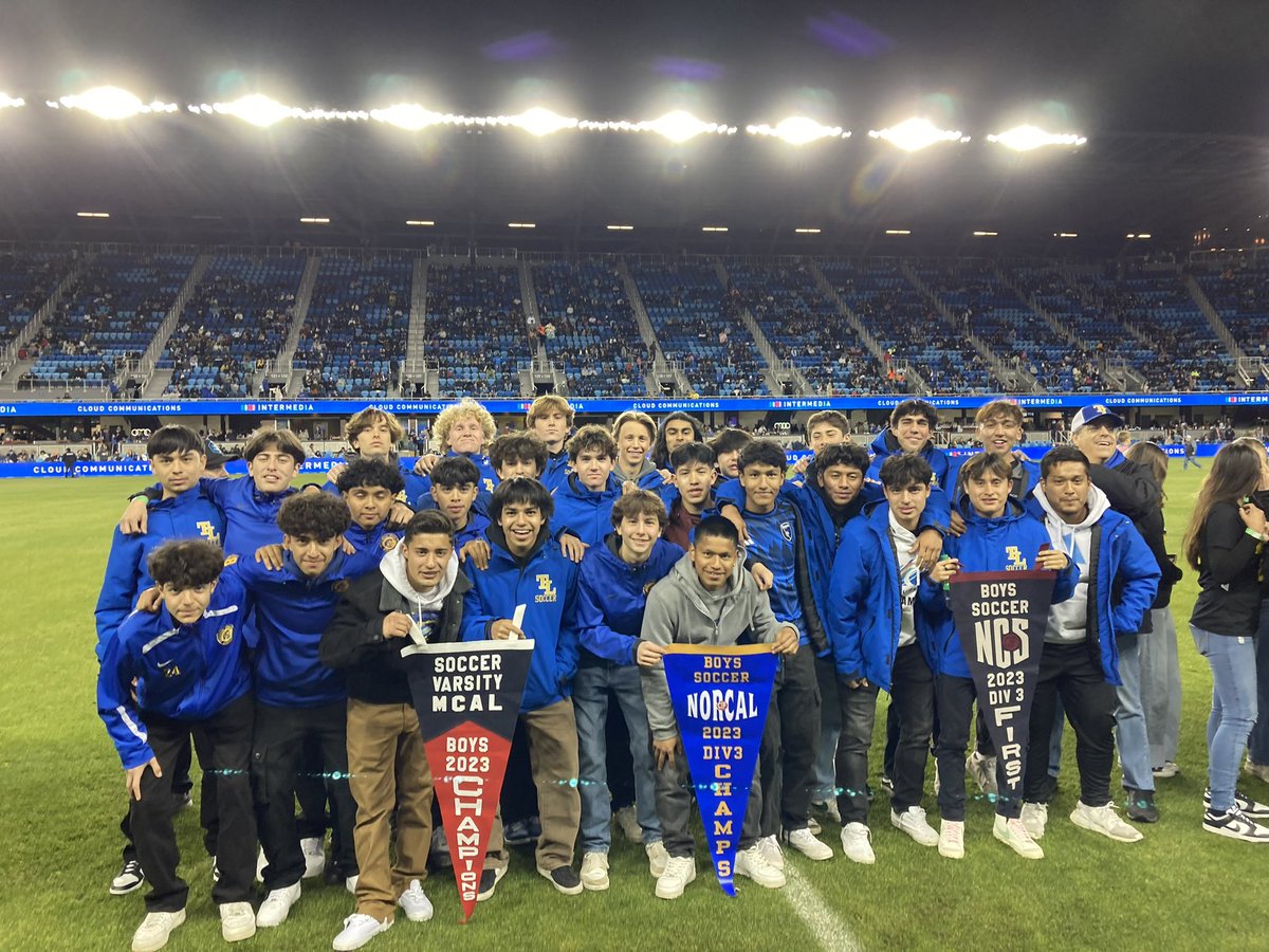 tltrojansports's tweet photo. ⚽️ Night of Champions! ⚽️

Our NCS Boys Div III and NorCal Div III Champs were one of 11 boys and girls teams honored at the @SJEarthquakes game Saturday night! 👏

An incredible night to top off an incredible season! 🎉 

#trojanproud 
@marinij_sports @TLHSSoccer #VamosSJ https://t.co/UmqtZ95Do8