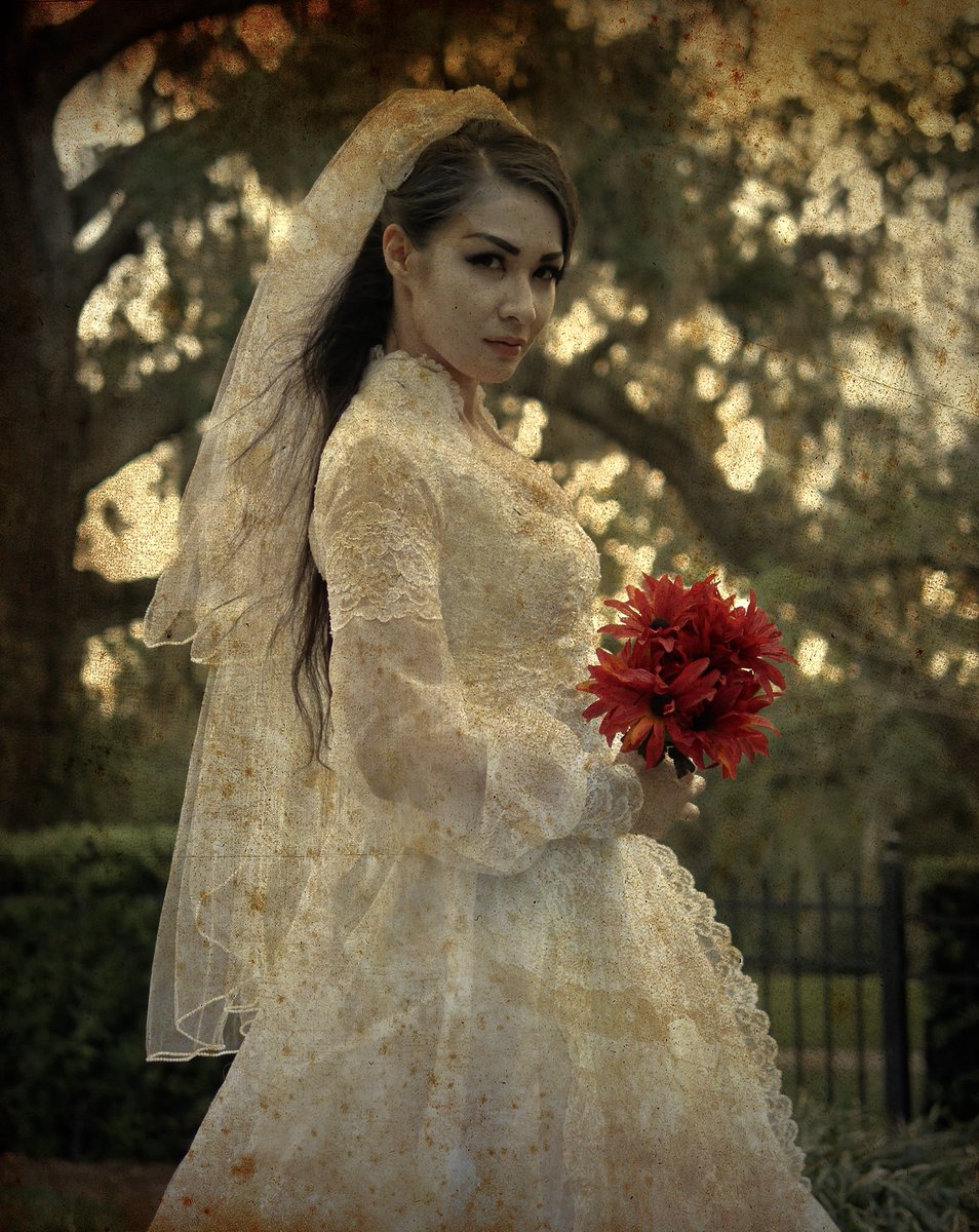 DivaInsider's tweet photo. The almost #UndeadBride

@realsuyung https://t.co/57fzVWHKzS