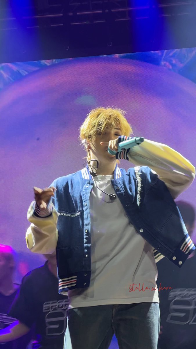 stella_w_here_'s tweet photo. ·It always makes me wanna cry when I see how happy he is performing “2U” & “Upside Down”🥹🥹
#KangDaniel #FirstParadeinHouston
@konnect_danielk https://t.co/kK9QRAB4gl