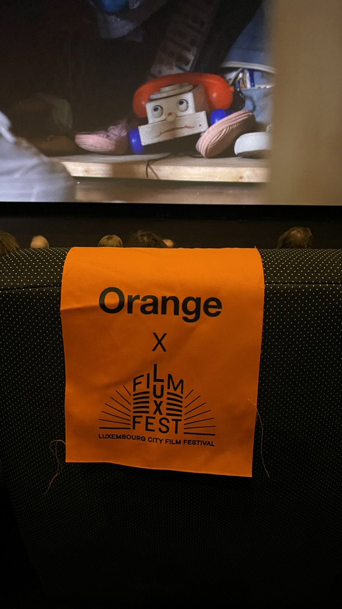 FrancisVerquin's tweet photo. @Orange_Lux Orange marketing department be like "Hey, let's waste some  ressources and give the public A USELESS FATZ." https://t.co/Pmzweb5t2u